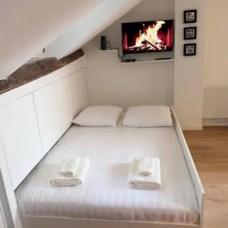 Cosy A شقة *